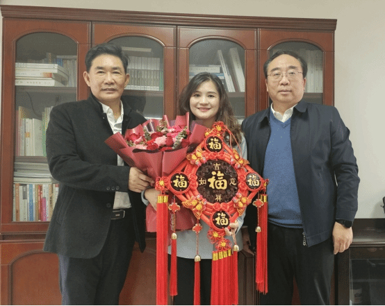 EAF808D40395A706474362E149B_EE46CEE6_2B75D