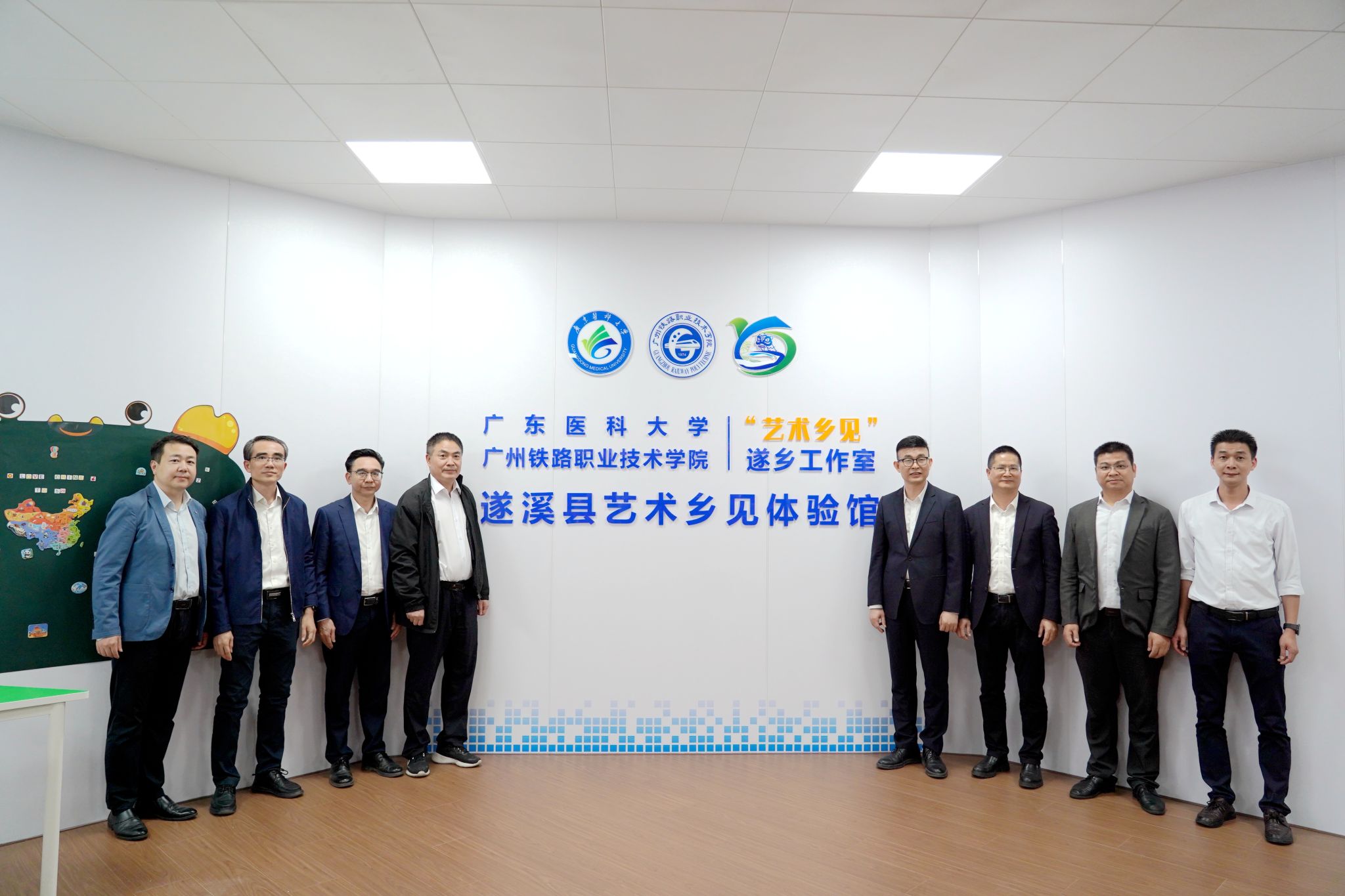 4774B1F21ED8913D8E19A25399E_1DDB8D8A_3BFC6