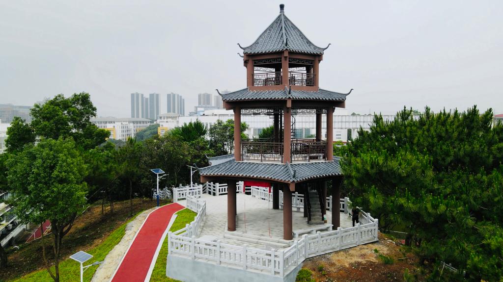 DFF9F81BCDE5425BC79CCE05D79_E2D01017_19B28