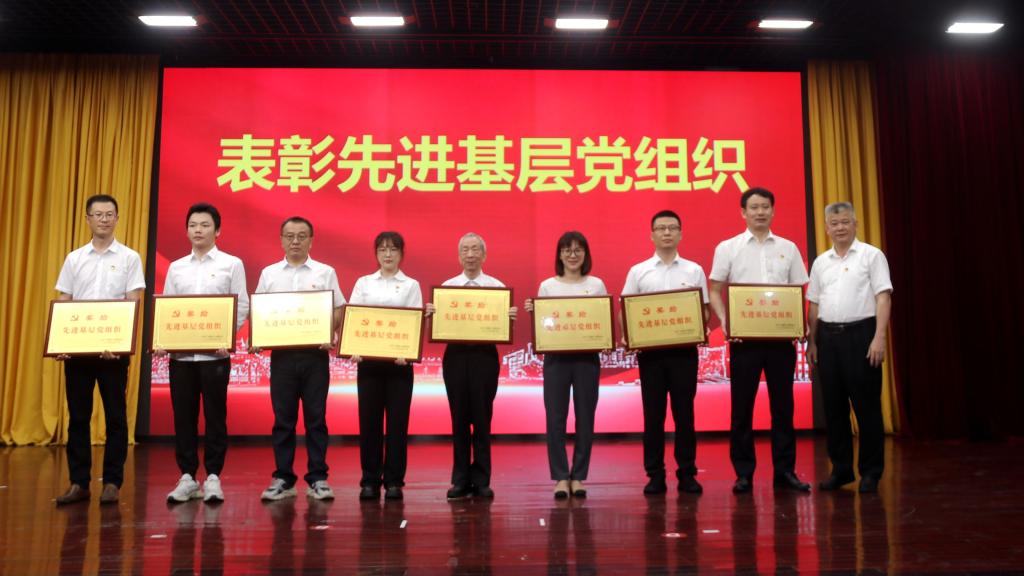 ADDFC7D6162EC0F649E251B0D24_EF81914D_129CF ADDFC7D6162EC0F649E251B0D24_EF81914D_129CF