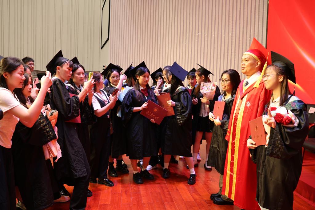 A68E106DDC3EF98F6BB8A6A3CF3_AFE5096D_1B121 A68E106DDC3EF98F6BB8A6A3CF3_AFE5096D_1B121