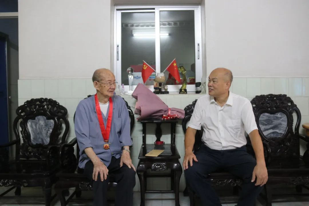 605E02FB6270629AE4DA50B4D08_3A759C54_11F61.jpg?e= 605E02FB6270629AE4DA50B4D08_3A759C54_11F61.jpg?e=