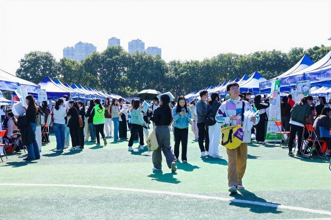 DC3F40B53F8A48412927D333336_AAAD9361_4238F