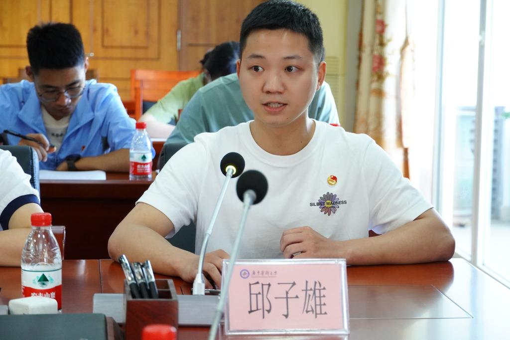 262598762B7BDBFF45307B1D3E9_6D8FE732_11E13