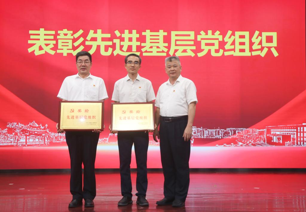 B740050E82C79EB3FD62AA51E83_6C30DFD2_124EE B740050E82C79EB3FD62AA51E83_6C30DFD2_124EE