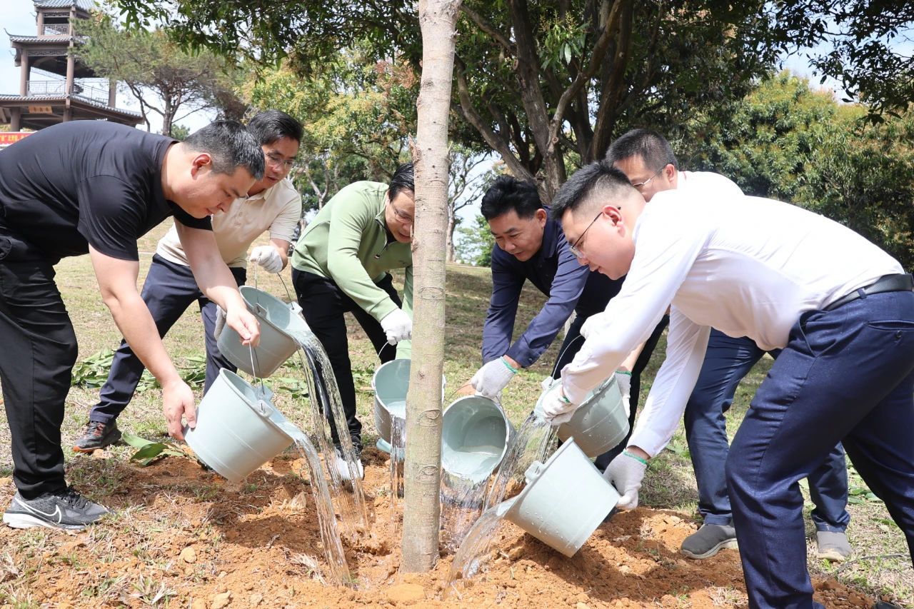 E71D7EECECD5B053D49D75DF4A2_E6490AA5_4A52C E71D7EECECD5B053D49D75DF4A2_E6490AA5_4A52C