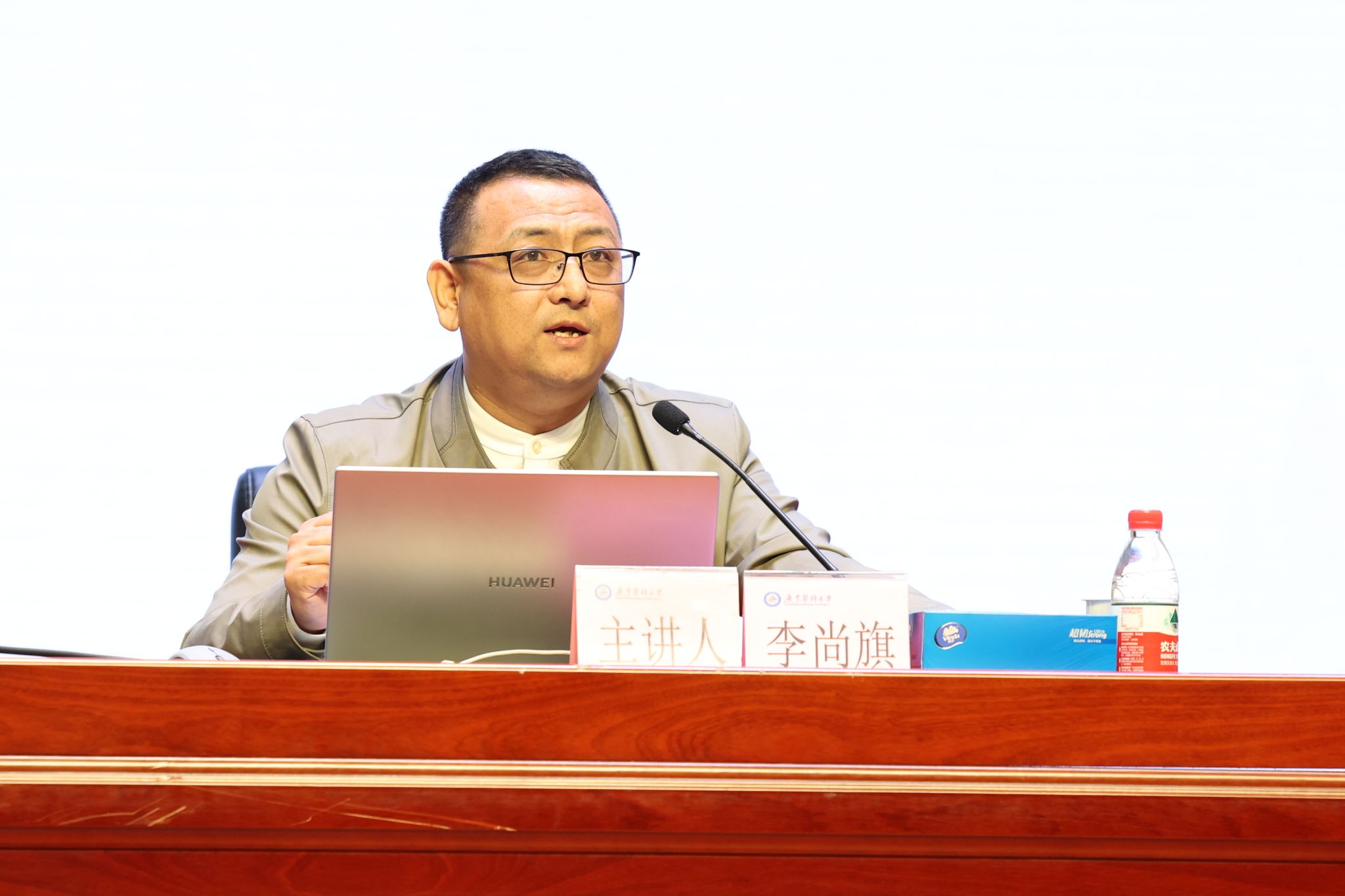 DA7765DC67AD7BE36D1120924BC_31650925_2A2B2