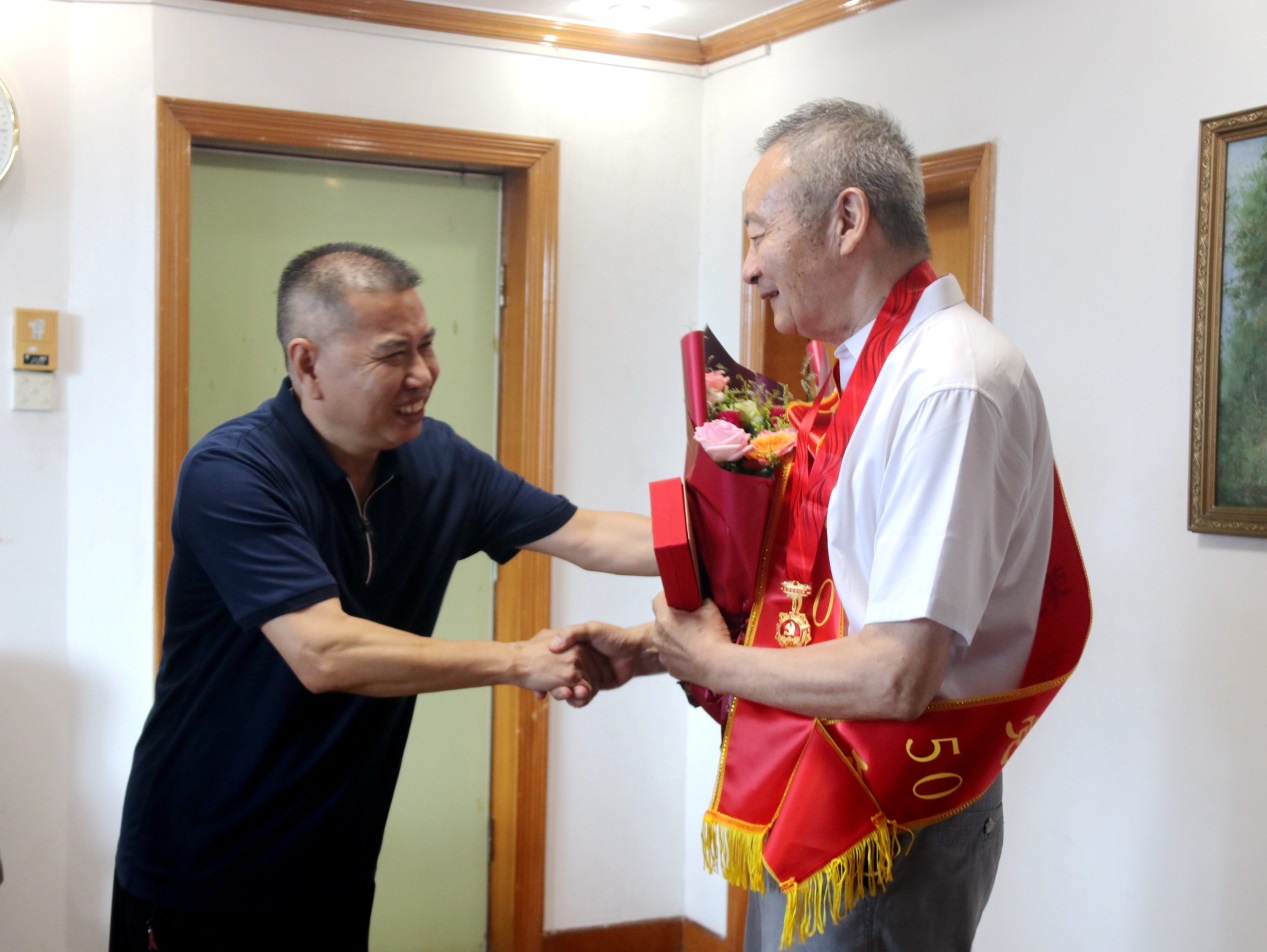 E6524F35247EDCEF3A7592FA272_31955100_37745