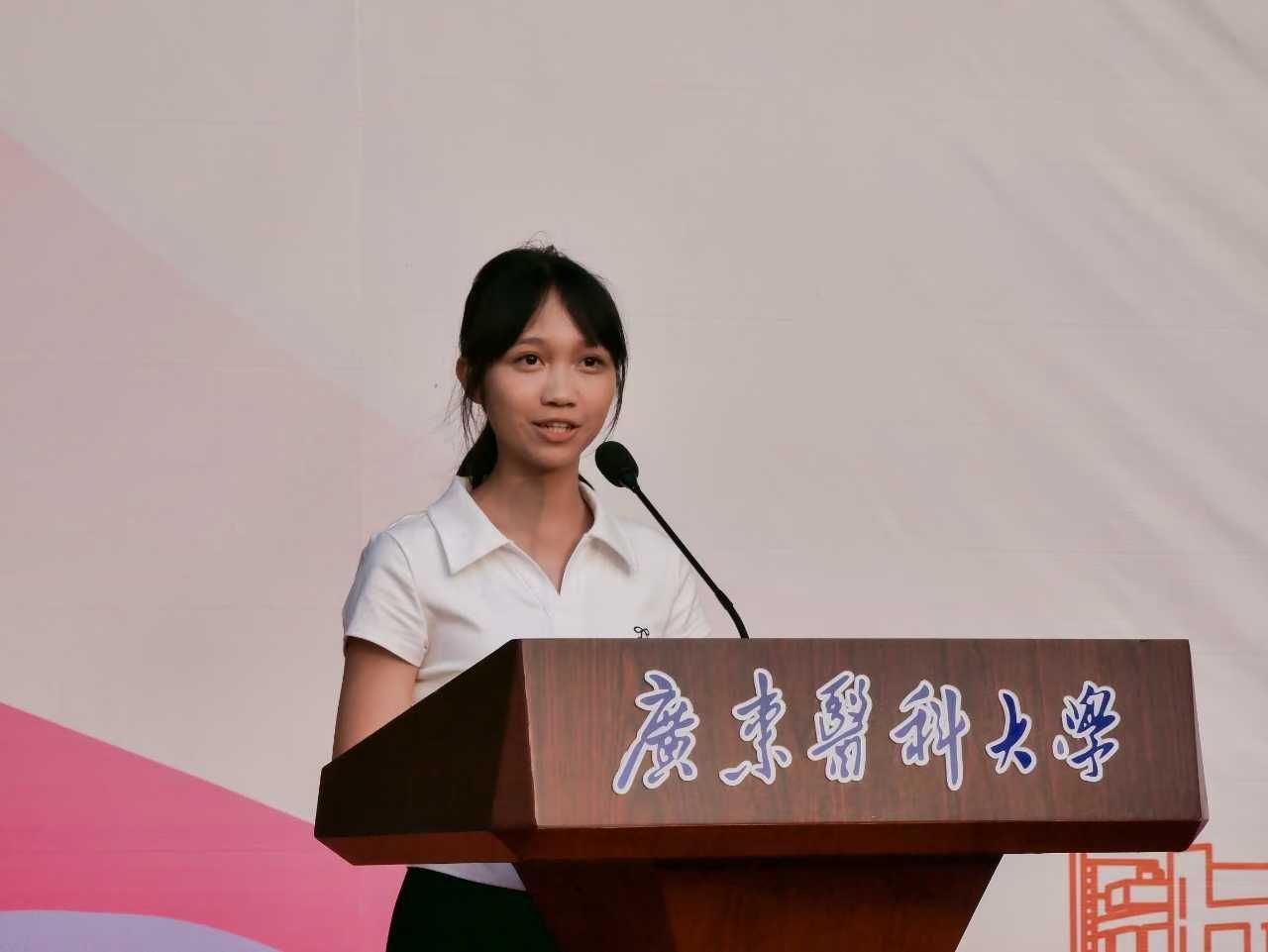 2DEC4B94D4DBB8BEF349427662B_FF070591_E9CC